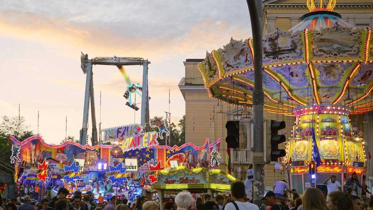 Fähnchen für das Heinerfest MainKindMagazin.