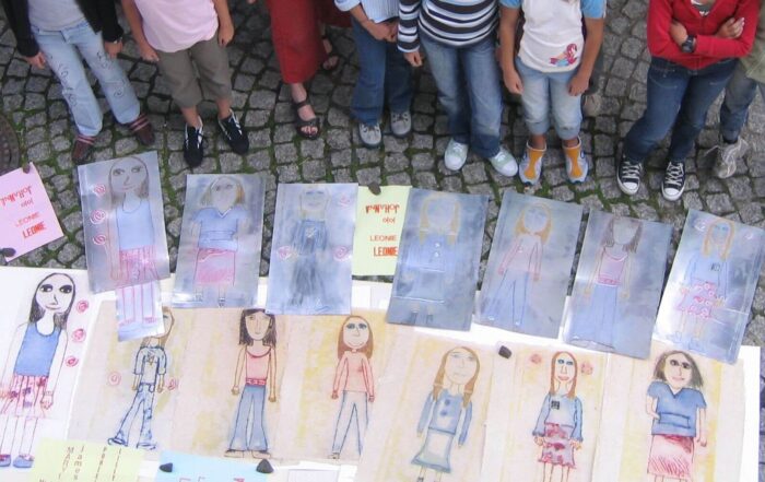 Kinder zeichnen sich selbst: Haus der Stadtgeschichte Bild: Barbara Beisinghoff